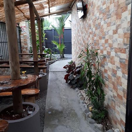 Hotel Y Cabinas Del Tropico กวาปิเลส ภายนอก รูปภาพ