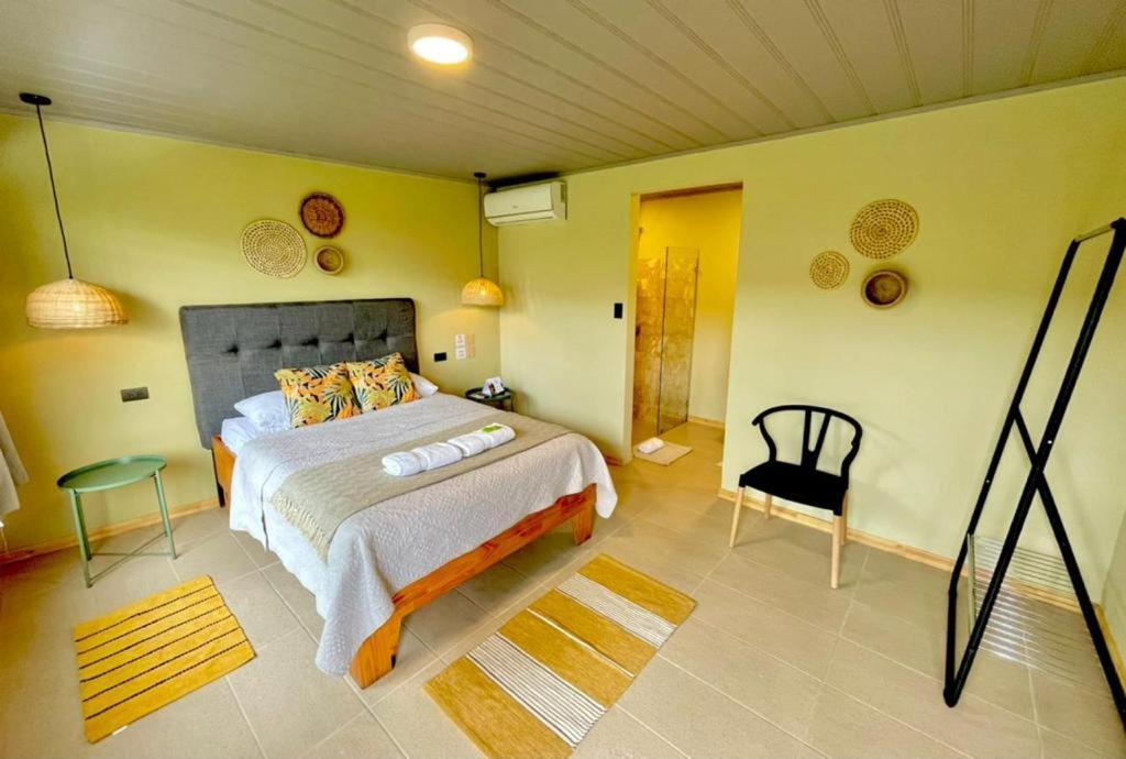 Hotel Y Cabinas Del Tropico กวาปิเลส ภายนอก รูปภาพ
