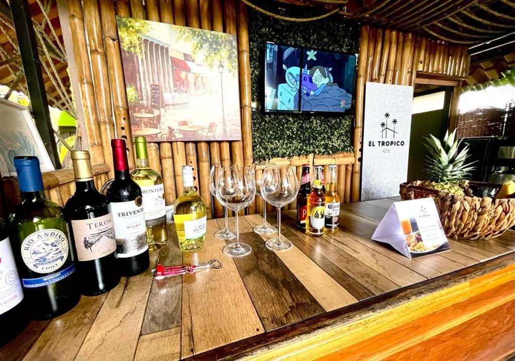 Hotel Y Cabinas Del Tropico กวาปิเลส ภายนอก รูปภาพ