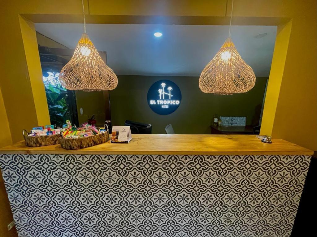Hotel Y Cabinas Del Tropico กวาปิเลส ภายนอก รูปภาพ
