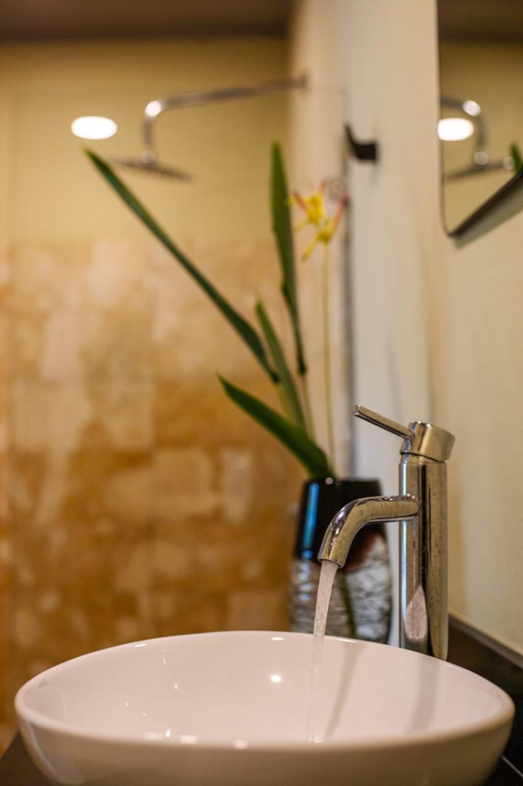 Hotel Y Cabinas Del Tropico กวาปิเลส ภายนอก รูปภาพ