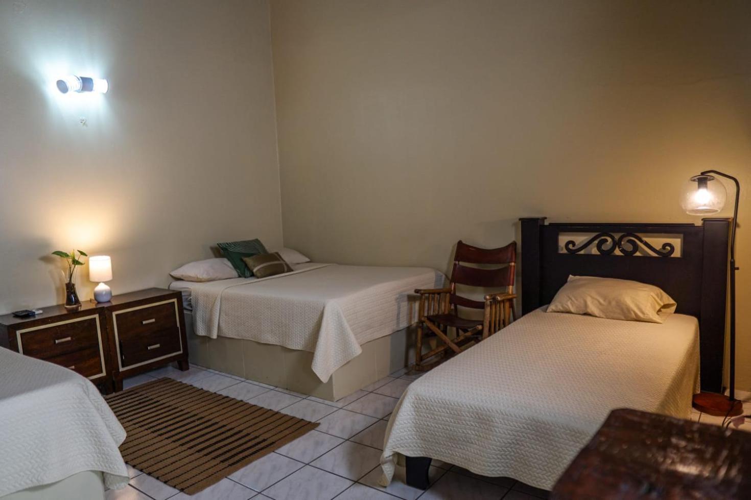 Hotel Y Cabinas Del Tropico กวาปิเลส ภายนอก รูปภาพ