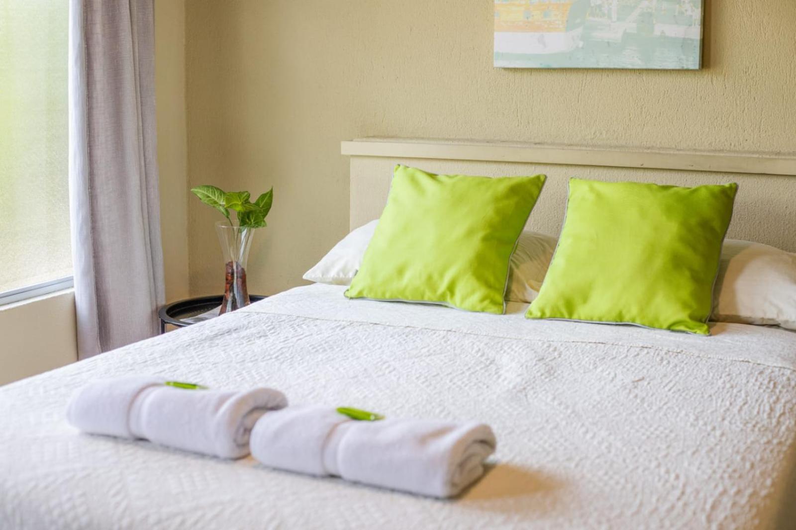 Hotel Y Cabinas Del Tropico กวาปิเลส ภายนอก รูปภาพ