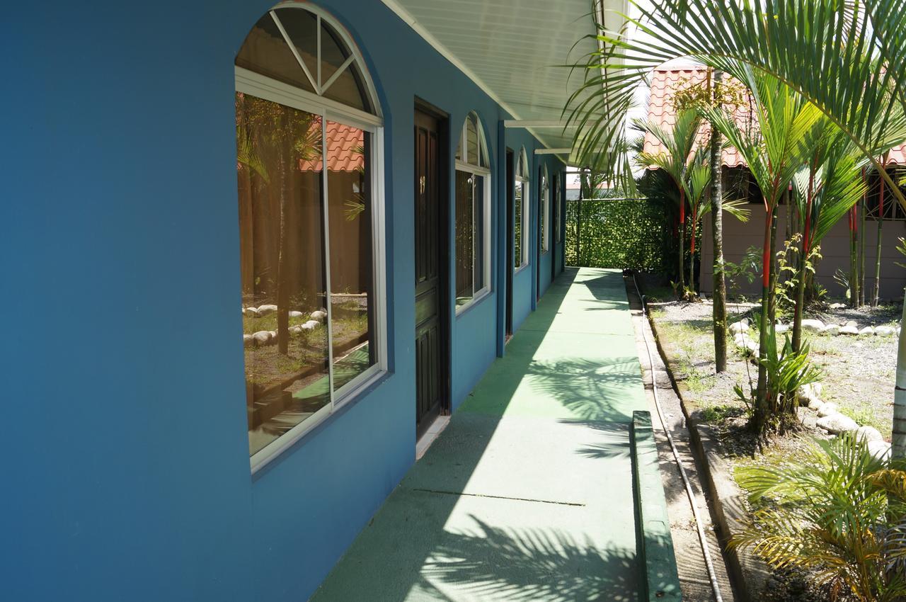 Hotel Y Cabinas Del Tropico กวาปิเลส ภายนอก รูปภาพ